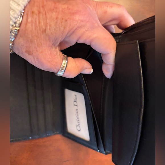 Christian Dior TriFold Snap Wallet
💕LOVE IT OR LEAVE IT 💕JEBWA MYSTERY GAME🎁 - Picture 11 of 15